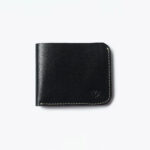 Vogue Flair’s black Rogue billfold is compact enough to slip into your chest or trouser pocket without creating too much bulk. It’s made from full grain cow leather, detailed with our logo at the front and fitted with six card slots and one bill sleeves.