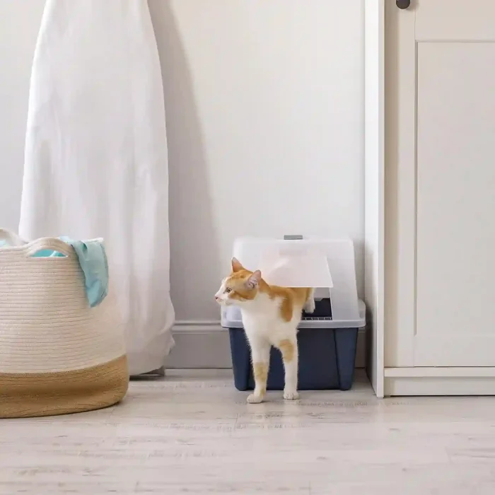 IRIS USA Covered Cat Litter Box in Navy with Front Door Flap and Scoop Holder